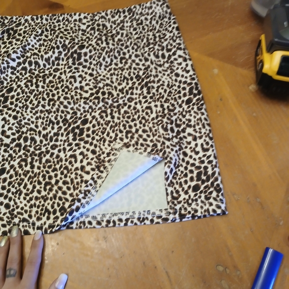 SHEIN cheetah print skirt - Picture 2 of 2